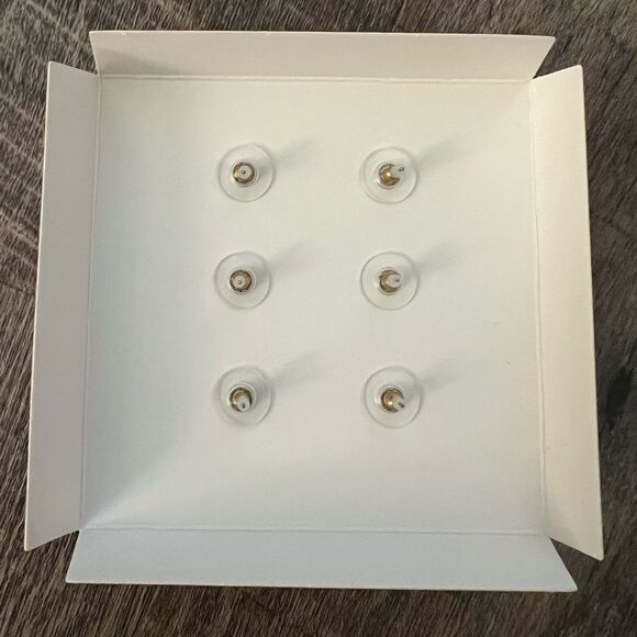 Disney x BaubleBar Christmas Set of 3 Stud Earrings - Picture 2 of 7